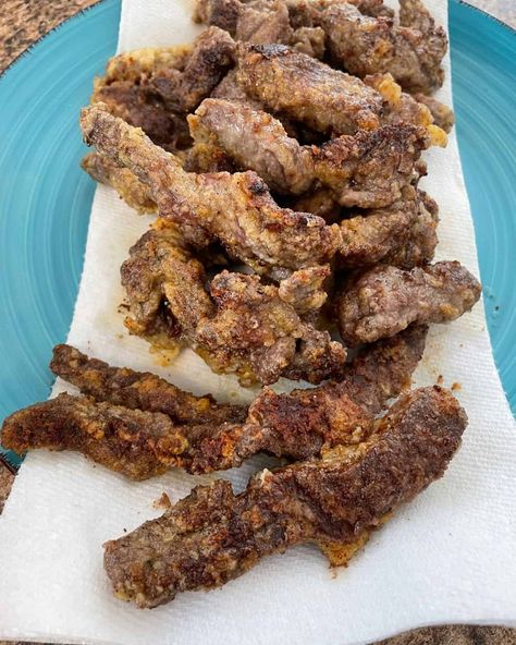 Chicken-Fried Venison Steak Fingers - A Ranch Mom Venison Steak Recipes, Steak Fingers, Deer Steak, Venison Steak, Steak Cuts, Venison Recipes, Cracked Egg, Strip Steak, Pleasing Everyone