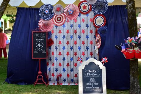 4th of July, backdrop, selfie station. pinwheel, stars, red white and blue Patriotic Backdrop Ideas, Veterans Day Photo Backdrop, Red White And Blue Photo Backdrop, Patriotic Photo Booth, Patriotic Photo Backdrop, 4th Of July Photo Backdrop, Usa Backdrop, Gymnastics Decorations, Red White And Blue Backdrop