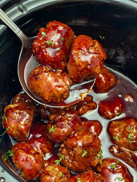 Grape Jelly and BBQ Meatballs Jelly And Bbq Meatballs, Vegan Soul Food Recipes, Healthy Super Bowl Recipes, Bbq Grape Jelly Meatballs, Jelly Meatball Recipe, Bbq Meatball Recipe, Grape Jelly Meatballs Recipe, Lite Meals, Healthy Super Bowl