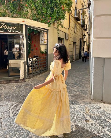 Yellow Dress Outfit Summer, Picnic Dresses, Princesscore Dress, Yellow Dress Outfit, Romantic Clothing, Royal Core, Coquette Fashion, Goddess Gown, Princess Fashion