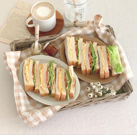 Sandwich Aesthetic Korean, Club Sandwich Aesthetic, Japanese Sandwich Aesthetic, Korean Sandwich Aesthetic, Sandwiches Aesthetic, Aesthetic Sandwich, Sandwich Aesthetic, Yummy Noodles, Colourful Aesthetic