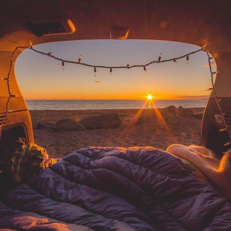 Camping Aesthetic Friends, Life Budget, Van Life Aesthetic, Outdoors Aesthetic, Aesthetic Camping, Summer Vibes Adventure, Summer Vibes Friends, North Sydney, Kombi Home