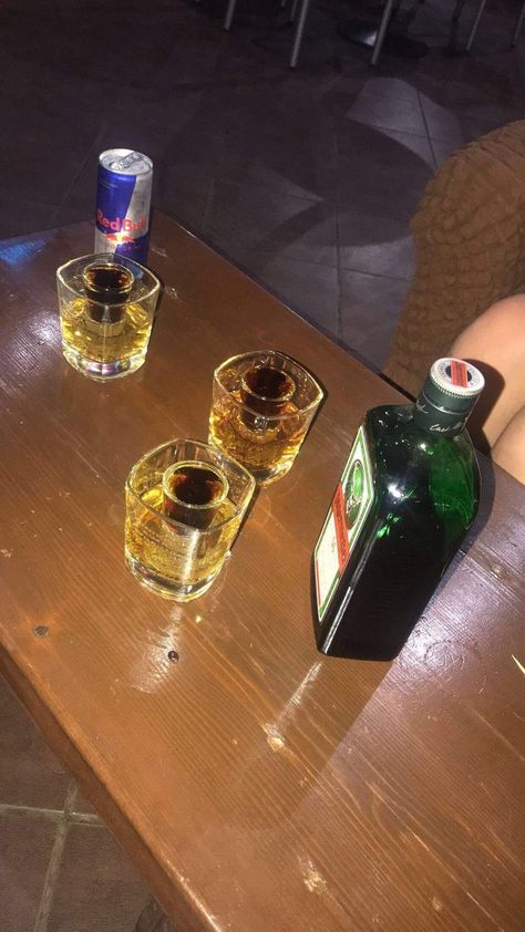 Jagermeister Aesthetic, Aesthetic Alcoholic Drinks, Drinks Alcohol Aesthetic, Alcohol Pictures, Drinks Pictures, Alcoholic Drinks Pictures, Rauch Fotografie, Pretty Alcoholic Drinks, Alcohol Party