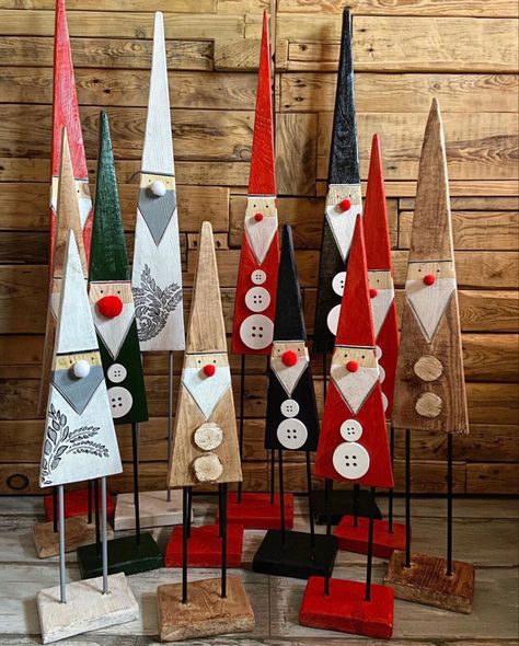 Tre Kunst, Christmas Diy Wood, Colour Hallway, Wooden Christmas Crafts, Pallet Christmas, Entrance Modern, Craft Christmas, Christmas Wood Crafts, Narrow Hallway