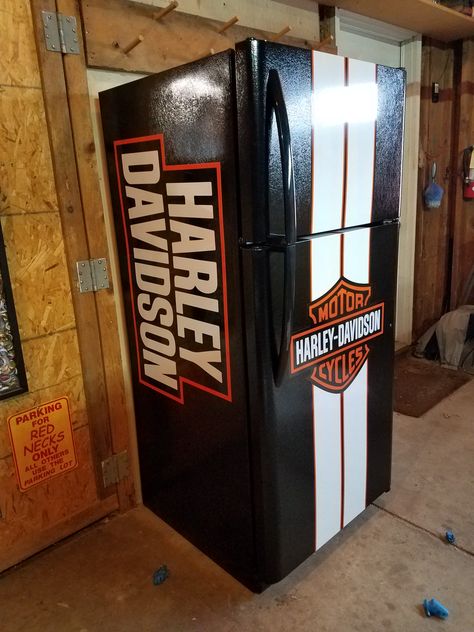 Man Cave Fridge Ideas, Biker Bar Ideas, Harley Davidson Bar Ideas, Harley Garage Ideas, Harley Davidson Man Cave Ideas, Harley Davidson Room Ideas, Harley Davidson Furniture Ideas, Harley Davidson Home Decor, Harley Davidson Furniture