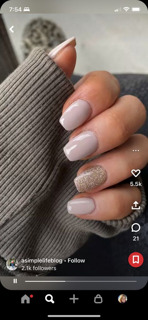 Gray Winter Nails, Grey Christmas Nails, Light Gray Nails, Nail 2023, Nails Jewelry, Grey Christmas, Gray Nails, Gray Winter, Nails And Toes