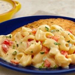 Creamy Poblano Mac Poblano Mac And Cheese Recipe, Poblano Mac And Cheese, Poblano Queso, Queso Soup, Mac And Cheese Dishes, Best Homemade Mac And Cheese Recipe, Poblano Peppers Recipes, Best Fall Recipes, Classic Mac And Cheese