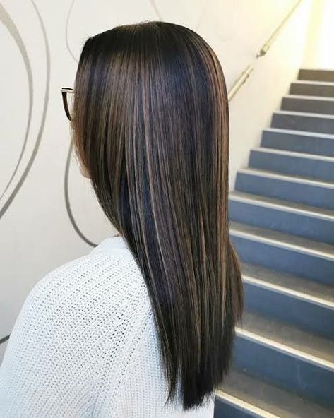 Classic Highlights, Black Hair With Blonde Highlights, Black Hair Cuts, Color For Black Hair, Silk Press Natural Hair, Jet Black Hair, Black Hair With Highlights, Dark Hair With Highlights, Black Hair Color