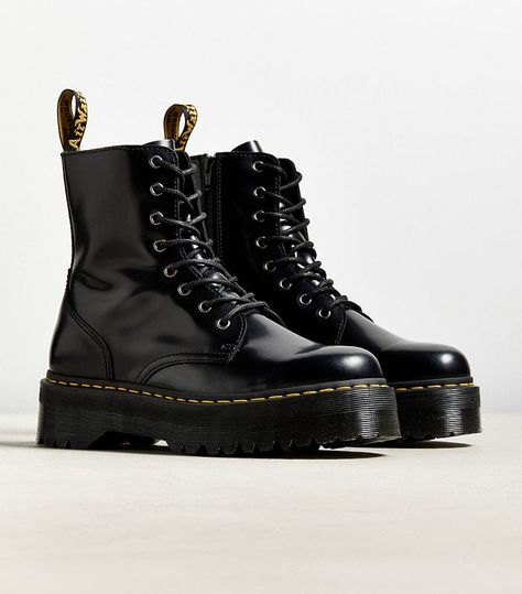 Red Doc Martens, Doc Marten Boots, Boots Men Outfit, Doc Marten Boot, Jadon Boots, Dr Martens Jadon, Doc Martens Outfit, Doc Martens Boots, Leopard Print Sneakers