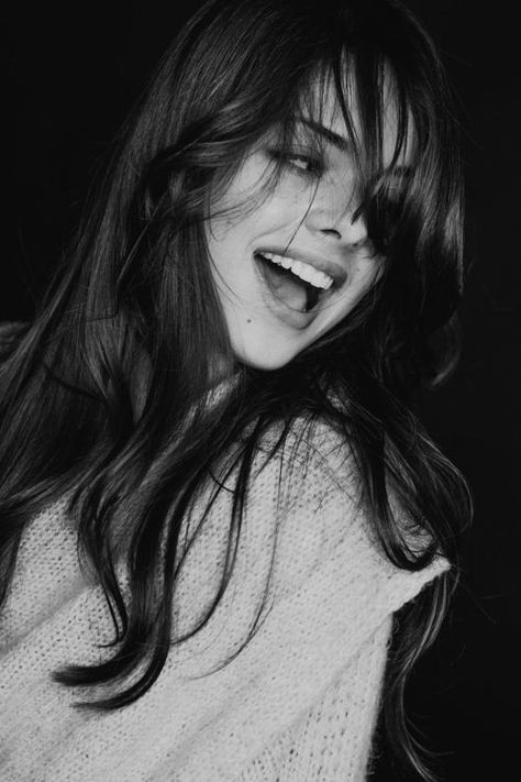 Woman Laughing, Hair Movement, Shotting Photo, Rachel Mcadams, Portrait Photography Poses, Photography Poses Women, Black And White Portraits, 인물 사진, Portrait Girl