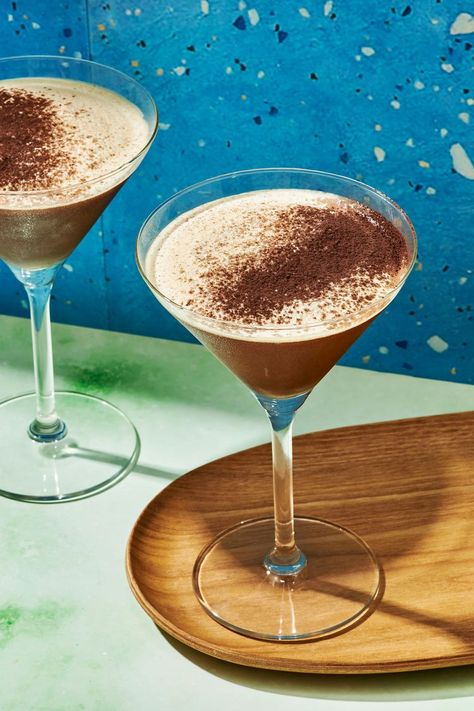 Frozen Espresso Martini Frozen Espresso Martini, Espresso Martini Recipe, 5 Ingredient Dinners, Alla Vodka, Garlic Butter Chicken, Ingredient Substitutions, Martini Recipes, Enjoy Coffee, Chicken Bites