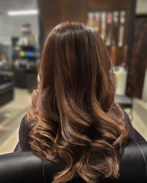 ✨️Main Character Energy✨️ 🍫 Dimensional Brunette | Before + After 🍯 Styling Details | @natasha.fox_hair | @attikahair ▪︎ Colour Kaaral 360 Hair Professional ▪︎ 360 20 in 1 Leave-In Cream ▪︎ Natural Look Thermal Protect ▪︎ Muk Blow Rose Gold 3900-IR Hair Dryer ▪︎ Muk Style Stick 230-IR Wide Plate ▪︎ Milkshake Glistening Argan Oil ▪︎ Nak Fixation Finishing Spray #DimensionalBrunette #ColourCorrectionSpecialist #BrunetteFoilayage #BrunetteBalayage #Brunette #CaramelHighlights #BrunetteBefor... 360 Hair, Dimensional Brunette, Fox Hair, Main Character Energy, Caramel Highlights, Finishing Spray, Balayage Brunette, Main Character, Color Correction