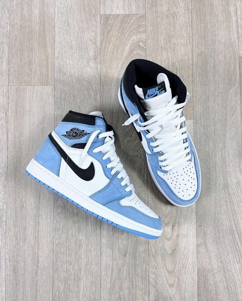 Yé. on Twitter: "Jordan 1 University Blue ✨🐬… " Air Jordan 1 University Blue, Custom Air Jordan 1, Jordan Sneaker, Trendy Shoes Sneakers, Dr Shoes, Jordan Shoes Girls, Jordan Shoes Retro, All Nike Shoes, Nike Shoes Jordans