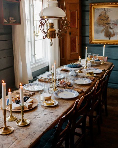 At home with the Flakks, on the fjords of western Norway Happy Thanksgiving Grateful, Norwegian Interior, Norwegian Home, Modern Provincial, Thanksgiving Grateful, Norway House, Norwegian House, Nordic Homes, Scandi Decor