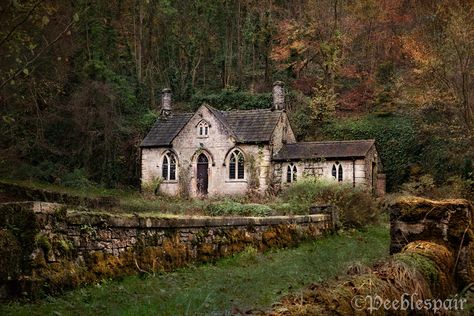 Hidden Gem | Stumbled upon this semi abandon cottage during … | Flickr Cozy English Cottage, Old English Cottage, Gothic Cottage, Cute Cottages, England Aesthetic, Countryside Cottage, Dark Home, Old Cottage, Stone Cottage