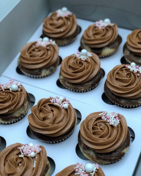 Chocolate Italian Buttercream, Number Cupcakes, Chocolate Cupcakes Decoration, Spring Baby Showers, Choc Cupcakes, Frosting For Chocolate Cupcakes, Marble Cupcakes, Rosette Cupcakes, Baking Room