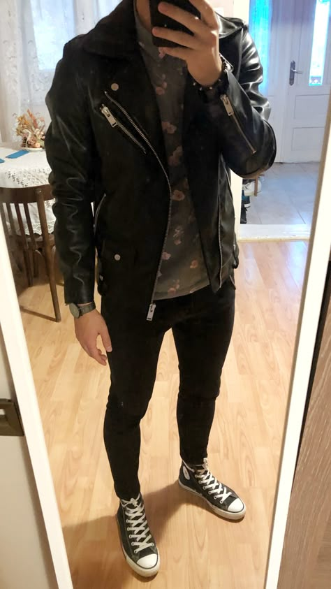 Alternative Mens Outfits, Rocker Outfit Men, Rockstar Outfit Men, Mens Converse Outfit, Best Casual Shirts, Rock Star Outfit, Rocker Outfit, Like A Rockstar, Aesthetic Outfits Men