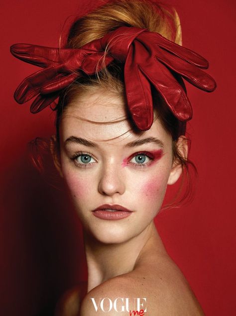 Willow Hand is in the Red for Vogue Taiwan Me Beauty Spread Willow Hand, Editorial Vogue, Vogue Taiwan, Beauty Dish, Photographie Portrait Inspiration, Red Makeup, Vogue Beauty, Beauty Shoot, Beauty Shots