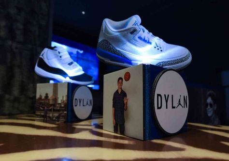 Sneaker Centerpieces, Birthday Ideas On A Budget, Sneaker Gala, Unique Birthday Ideas, Bar Mitzvah Themes, Sneaker Ball, Bar Mitzvah Party, Basketball Theme, Birthday Party Centerpieces