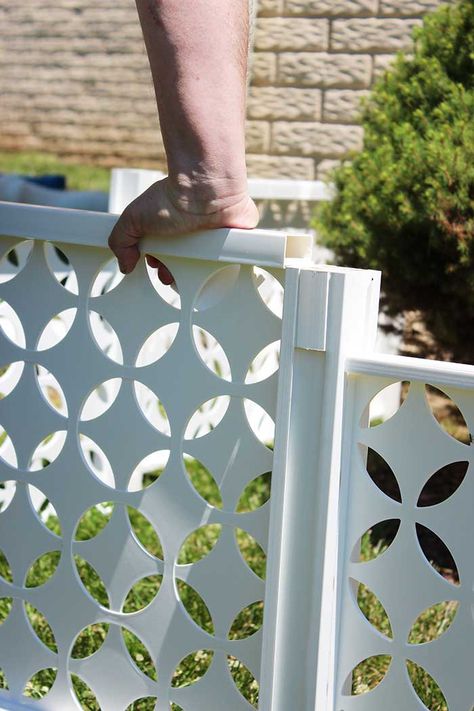 Portable Fence Ideas Dogs, Fence Design For Dogs, Fenced Patio Ideas, Indoor Fence Ideas, Diy Portable Fence Ideas, Apartment Fence Ideas, Mini Fence Ideas, Garden Fence To Keep Dogs Out, Dog Garden Fence