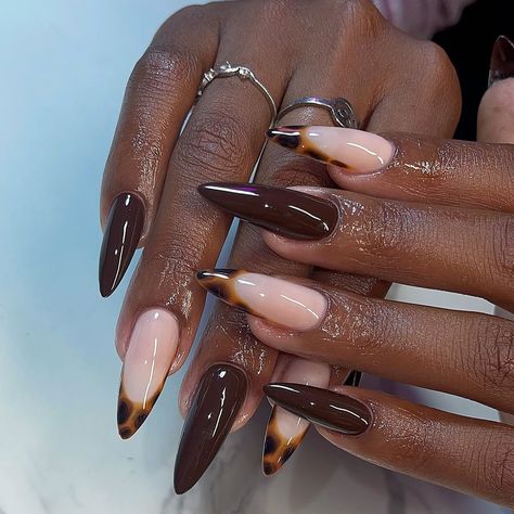 Fall manicure but make it ultra-chic! 🍁 From moody browns to festive allure and avant garde glamour, this roundup is everything you need to nail the season’s coziest vibes! 👌🏾#itsjustanothermanimonday Pick your vibe? 💥 Tap ‘Beauty’ link in Bio to more seasonal nail art trends 💅 — #StyleRave: The ultimate style guide #fallnails #manicureideas #nailinspo Nails Brown Tips, Chocolate Nail Designs, Brown Nails Almond, Brown Almond Nails, Fall Almond Nails, Brown Nails Design, Fall Manicure, Nail Art Trends, Nails Now