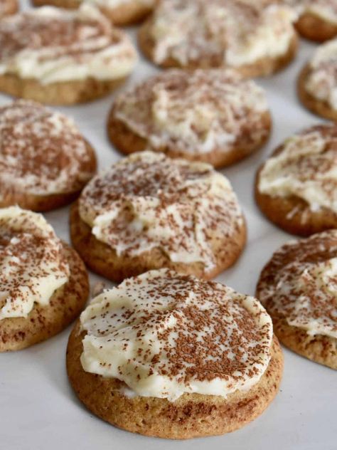 Tiramisu Cookies have all of those classic tiramisu flavors you love in a soft frosted cookie! This unique cookie is topped with a delicious mascarpone frosting and is perfect for any occasion! Tiramisu Cookie Cups, Tiramisu Cookies Recipe, Baking Recipes Desserts Easy, Baking Recipes Aesthetic, Recipes Aesthetic, Tiramisu Cookies, Aesthetic Baking, Classic Tiramisu, Baking Recipes Healthy