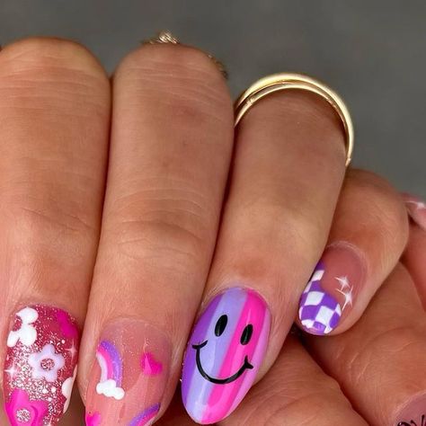 NAILS BY JANINE | SWINDON🌈🍒🦋🍄🌸⚡️ on Instagram: "𝑴𝒊𝒙 ‘𝒏’ 𝒎𝒂𝒕𝒄𝒉 💜💖 pink & purple is the cutest colour combo 😍 @glitterbels 10% off code: 𝗡𝗔𝗜𝗟𝗦𝗕𝗬𝗝𝗔𝗡𝗜𝗡𝗘 link in bio 💛 . . . #pickandmixnails #mixnmatchnails #mixandmatchnails #pinknails #pirplenails #funnkynails #funkynailart #trendingnails #biab #glitterbels #cutenails #prettynails #nailinspo #showscratch #nailpro #nailstyle #naileditdaily #instanails" Pink Mix Match Nails, Mix Match Nails Colour, Colourful Biab Nails, Mix Match Nails, Lilac Fairy, Funky Nail Art, Colour Combo, Pick And Mix, Nail Pro