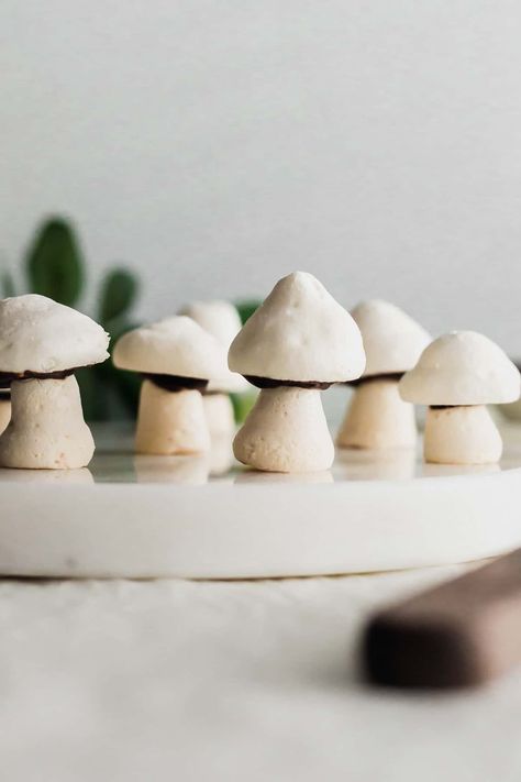 Meringue Trees, Christmas Meringue Cookies, Christmas Yule Log Cake, Christmas Meringue, Meringue Mushrooms, Whipped Egg Whites, Christmas Yule Log, Yule Log Cake, Christmas Sweet Treats