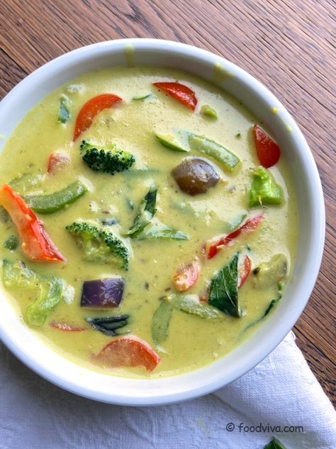 Thai Green Curry with Vegetables - Vegan Recipe Green Vegetable Curry, Curry With Vegetables, Green Bean Curry, Vegan Thai Green Curry, Green Curry Recipes, Cheese Bread Sticks, Thai Fried Rice, Thai Green Curry Paste, Breakfast Sides Dishes