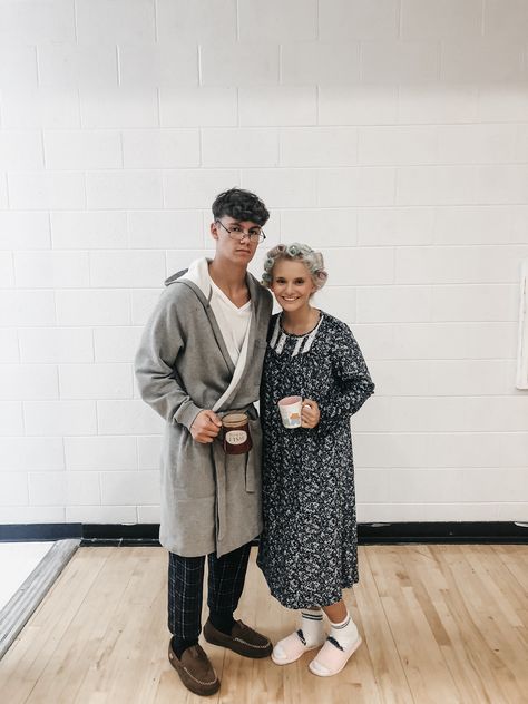 Old People Halloween Costumes, Old Couple Costume, Old People Theme Party Ideas, Old People Outfits, Old People Party Theme, Senior Citizen Day Spirit Week, Senior Citizen Costume, Old People Costume, Easy Diy Couples Costumes