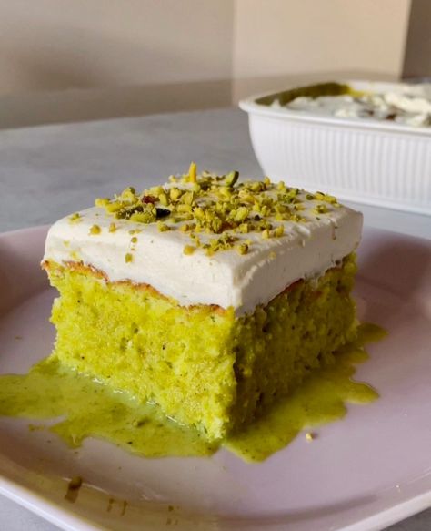 PISTACHIO MILK CAKE RECIPE - My Big Fat Halal Blog Pistachio Milk Cake, Milk Cake Recipe, Pistachio Cake Recipe, Pistachio Milk, Delish Cakes, Pistachio Dessert, Powdered Food Coloring, Food Vibes, Pistachio Recipes