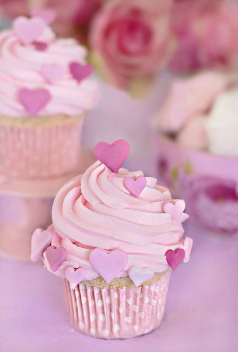 Champagne Cupcake Recipes, Cupcakes Bonitos, Champagne Cupcakes, Pastel Cupcakes, Wedding Cake Alternatives, Cake Mini, Valentine Day Cupcakes, Pretty Cupcakes, Creative Cupcakes