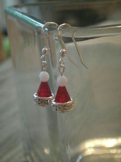 santa hat Christmas Earings, Christmas Jewerly, Xmas Earrings, Xmas Jewelry, Christmas Beading, Anting Manik, Christmas Jewellery, Jewelry Holiday, Holiday Earrings