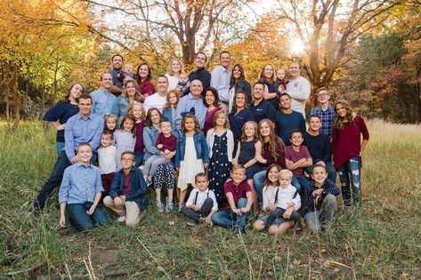 Picture Color Schemes, Large Family Pictures, Big Family Photos, Large Family Photos, Summer Family Photos, Fall Family Photos, Utah Wedding Photographers, Utah Wedding, Summer Family