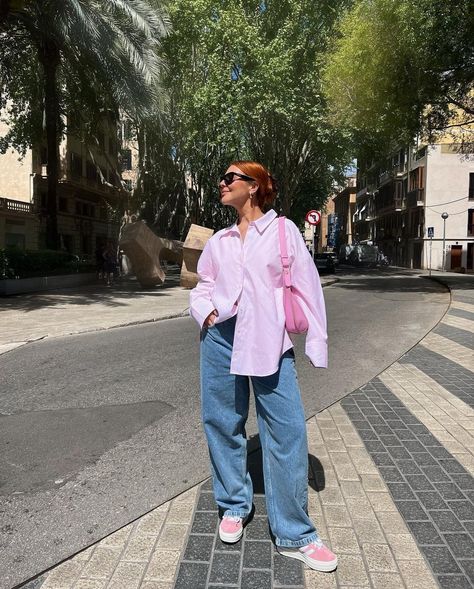 Japan Airport Outfit, Minimalistic Outfits Summer, Decent Summer Outfits, Pink Shirt Outfit Aesthetic, Street Fashion 2024, Ellie Beatrice Joslin, Pink Shirt Outfit, Oversized Shirt Outfit, Oversize Outfit