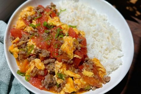 Chinese stir-fry tomato and eggs with beef - smelly lunchbox Tomato Egg Chinese, Tomato And Eggs, Tomatoes And Eggs, Tomato Egg, Beef Tomato, Fried Tomatoes, Vegan Noodles, Chinese Stir Fry, Chinese Vegetables