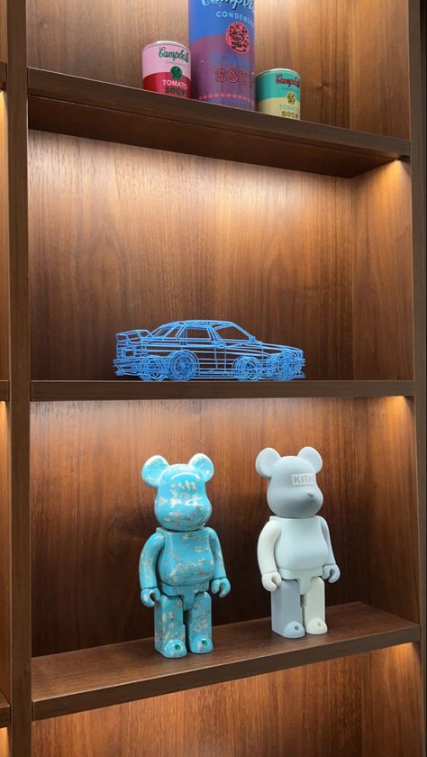 Bear Brick Aesthetic, Bearbrick Aesthetic, Bedroom Inspo White, Kaws Room Decor, Brick Bear, Iphone Wallpaper Ocean, Brick Apartment, Hot Wheels Room, Bear Brick