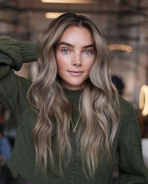 Dark Dishwater Blonde Hair Color Dishwater Blonde Hair, Dark Ash Blonde Hair, Dishwater Blonde, Ashy Blonde Hair, Dark Blonde Balayage, Fall Blonde Hair Color, Blonde Hair Colors, Rambut Brunette, Fall Blonde Hair