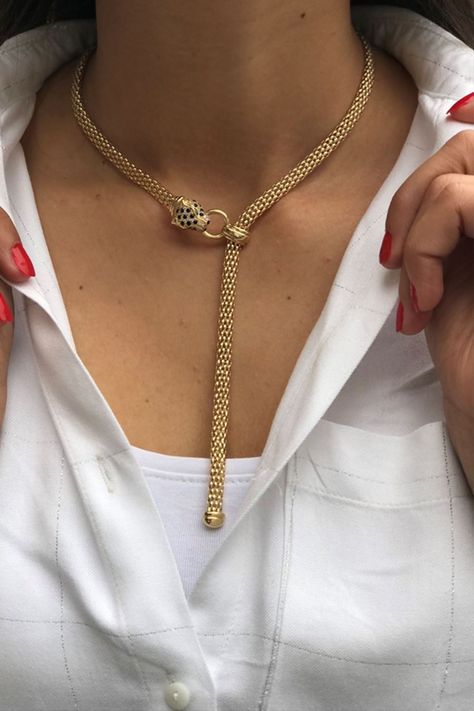 Versace Jewelry Necklaces, Cartier Chain Necklace, Bvlgari Jewelry, Diamond Pendant Sets, Versace Jewelry, Luxe Jewelry, Gold Rings Fashion, Girly Accessories, Gold Earrings Designs