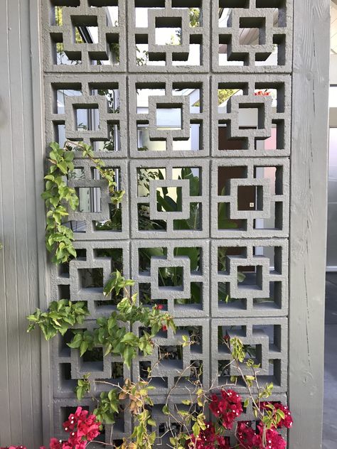 Breeze Blocks Ideas, Decorative Concrete Blocks, Breeze Block Wall, Decorative Blocks, Desain Pantry, Breeze Blocks, Partition Design, Brick Design, Grill Design