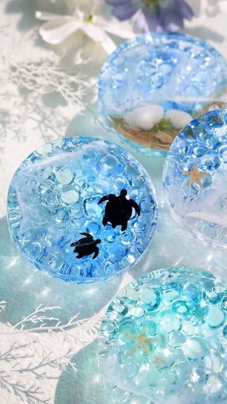 Let's Resin (@letsresin) • Instagram photos and videos Water Resin Art, Uv Resin Ideas, Resin Coasters Ideas, Resin Coasters Diy, Layers Of Ocean, Uv Resin Crafts, Diy Crafts Easy At Home, Resin Art Canvas, Diy Resin Table