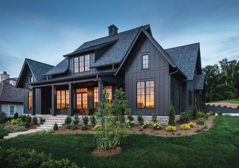 Black Home Exterior, Black Modern Farmhouse, Legend Homes, Black Houses, Lake Houses Exterior, Modern Farmhouse Exterior, Casa Exterior, Black House Exterior, Modern Farmhouse Plans