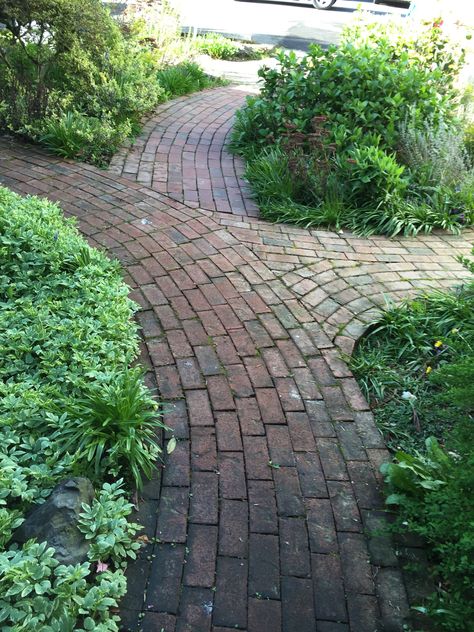 Red Brick Pathways Garden Paths, Recycled Brick Pathway, Simple Brick Pathway, Curved Brick Path, Brick Pathways, Rock Pathways, Curved Cobblestone Path, Walkway Design Ideas, Meandering Path Garden