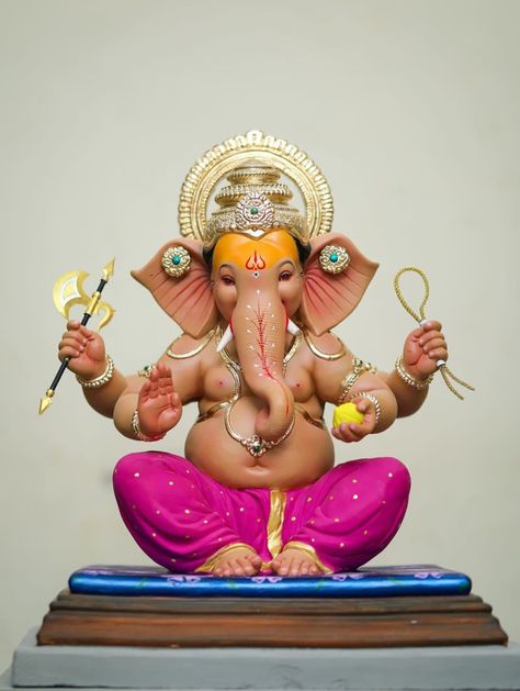 Ganpati Picture, Ganesh Ji Images, Ganpati Bappa Wallpapers, Ganpati Bappa Photo, 1st Birthday Girl Decorations, Shri Ganesh Images, Ganapati Decoration, Temple Decor, Ganesh Idol