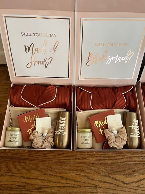 Bridesmaid Gifts To Ask To Be In Wedding, Bridesmaid Boxes Simple, Burnt Orange Bridesmaid Proposal, Fall Bridesmaid Box Ideas, Fall Bridesmaid Gift Boxes, Wedding Party Asking Ideas, Fall Wedding Bridesmaid Proposal Ideas, Terracotta Bridesmaid Proposal, Fall Bridesmaids Proposal Ideas