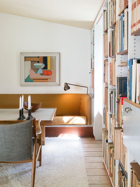 The Home of Designer Finn Juhl Is a Study in Timelessness (& Perfectly Placed Furniture) Finn Juhl House, Interior Industrial, Lots Of Books, Interior Boho, Minimal Interior Design, Decor Eclectic, Finn Juhl, Ideas Hogar, Interior Modern