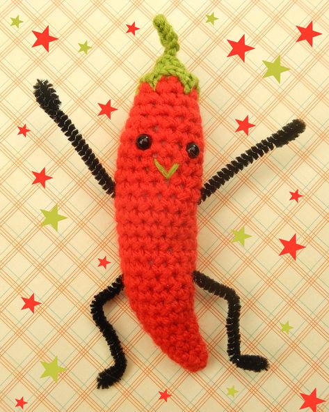 Crochet Chili Pepper Pattern Free, Learning To Embroider, Crochet Fruit, Crochet Toddler, Valentines Crochet, Crochet Food, Thread & Yarn, Chilli Pepper, Crochet Kitchen