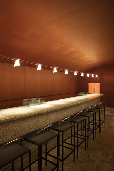 Minimal Bar Design, Asian Bar Design, Restaurant Counter Design, Japanese Dive Bar, Tokyo Bar, Bar Lighting Design, Tokyo Bar Design, Japanese Sushi Bar Design, Tokyo Sushi