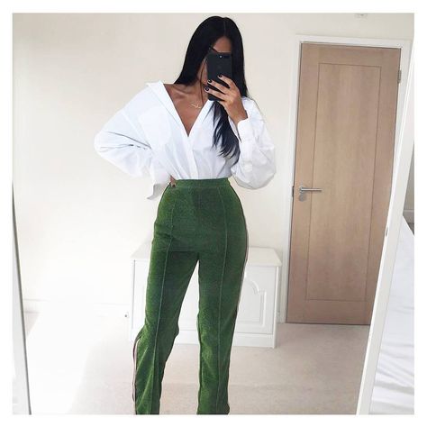 girl, you glitter ✨ sass queen @charlotteemilysanders lookin' sassy in our Shelby Glitter Stripe Trousers (£34)  shop link in bio  #missyempire #missygirls #fbloggers #instastyle #ootd #glitter #stylegoals #ontrend Charlotte Emily Sanders, Emily Sanders, Mode Dope, Charlotte Emily, Khakis Outfit, Sass Queen, Fiesta Outfit, Dope Fashion, Fashion 2018