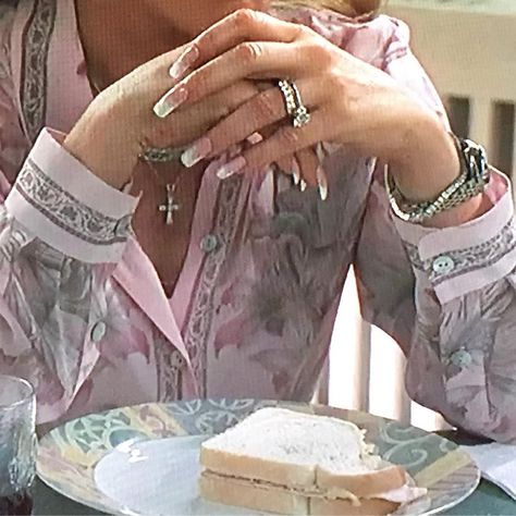 Every Outfit On The Sopranos on Instagram: “Holy trinity: 💅🏻💍🍔 .” Adriana La Cerva, Mafia Wives, Nineties Fashion, Unique Outfit Ideas, Mob Wife Aesthetic, Stockholm Fashion Week, Wife Aesthetic, The Sopranos, Tony Soprano